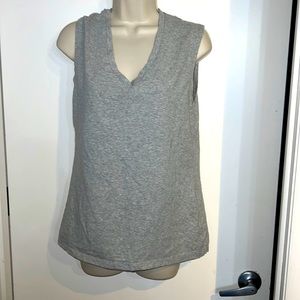 Xl gap stretch v neck tee sleeveless